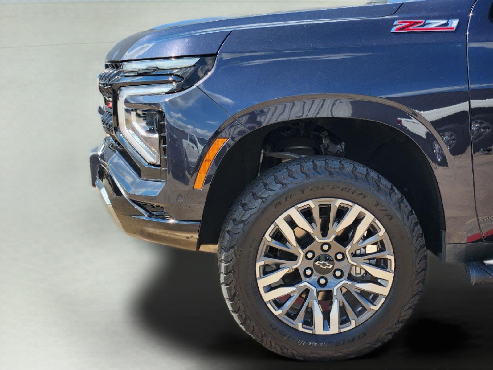 2025 Chevrolet Suburban photo 9 of 35