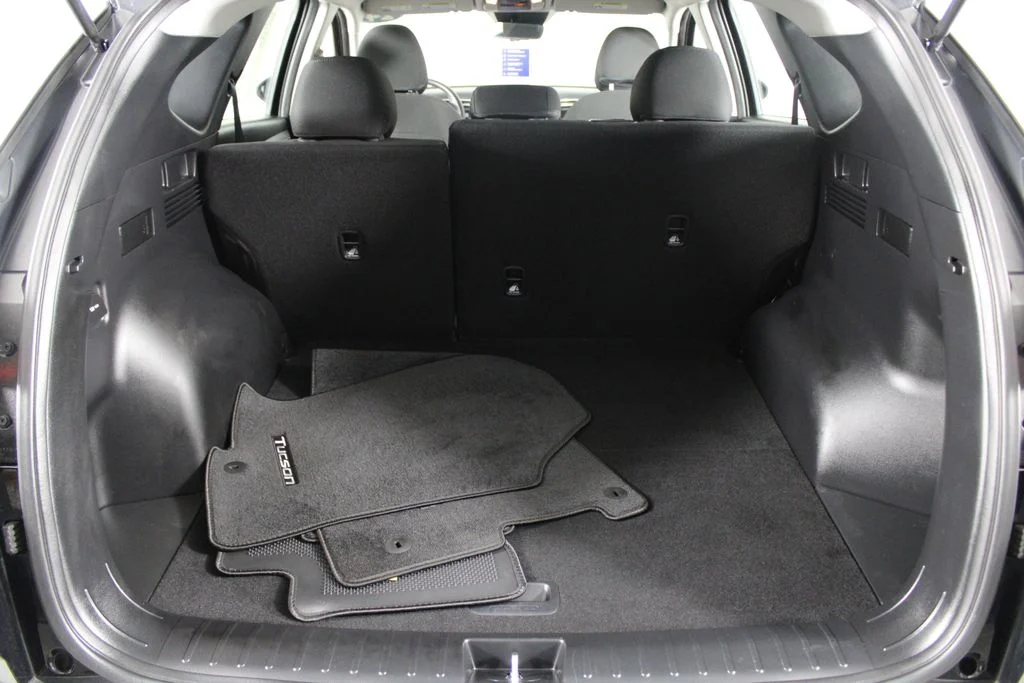 Used 2024 Black Hyundai SE image 17