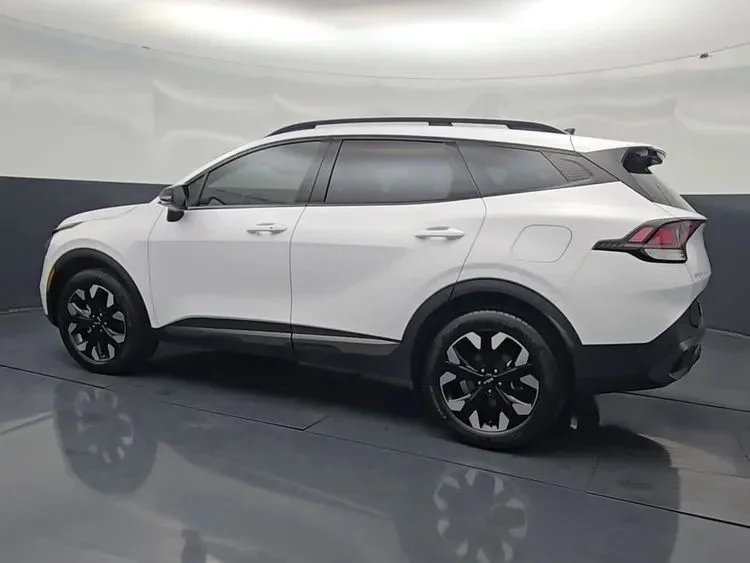 Used 2023 White Kia X-Line Sport Utility 4D image 6