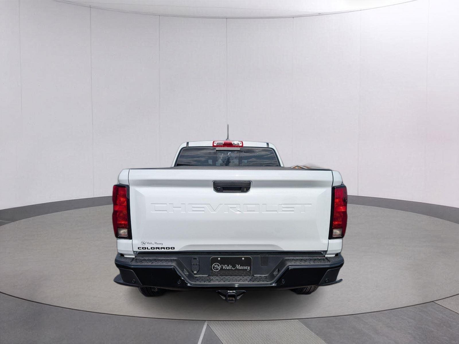 New 2026 Summit White Chevrolet Trail Boss image 4