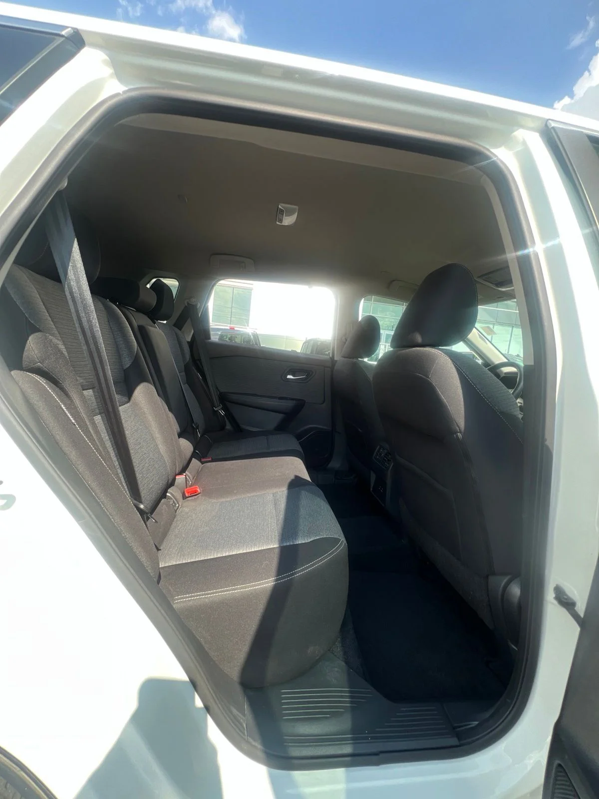 Used 2022 White Nissan SV image 37