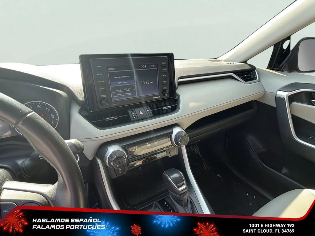 Used 2022 Black Toyota XLE Premium image 17