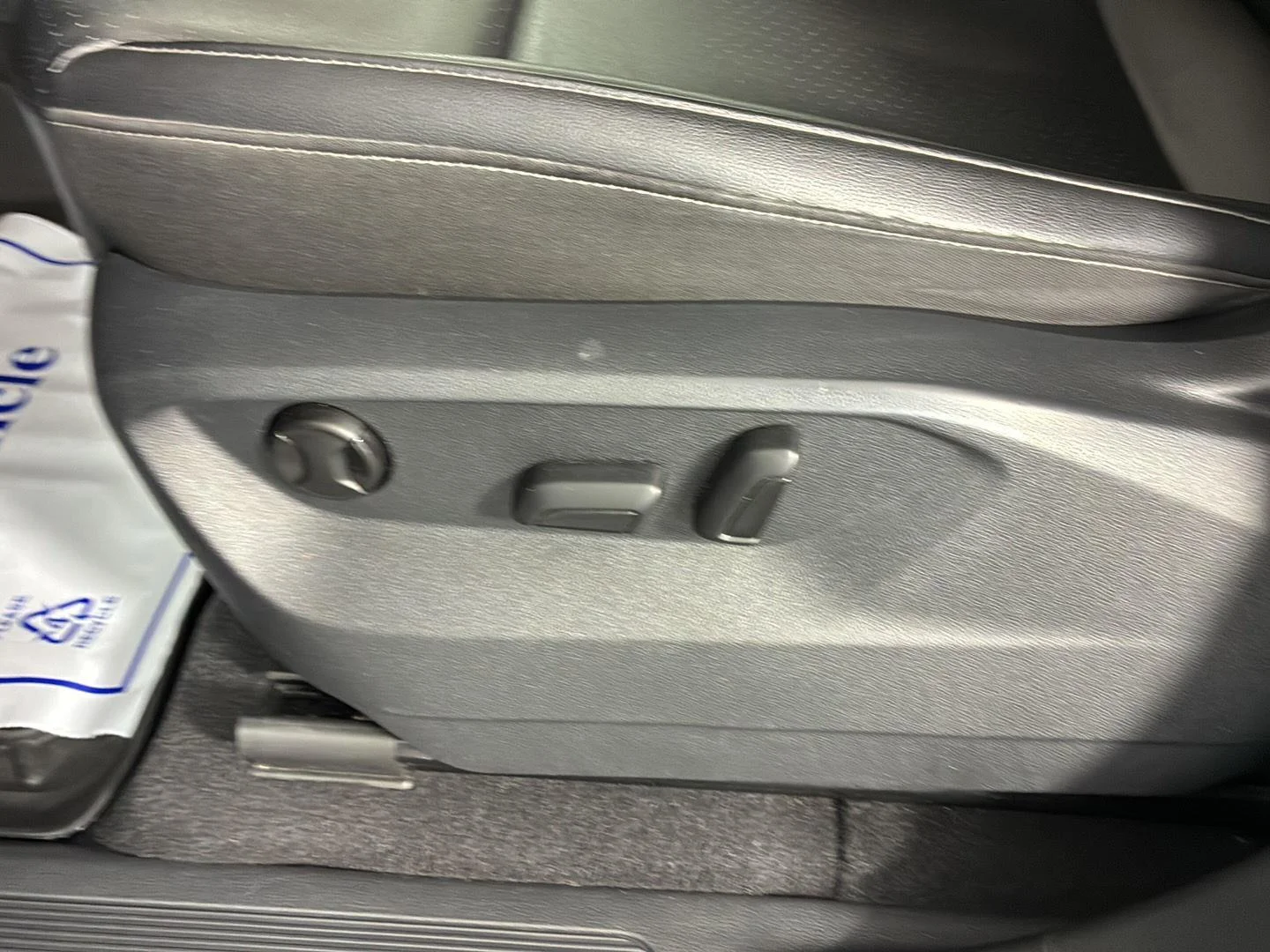 Used 2019 Platinum Gray Metallic Volkswagen 3.6L V6 SE image 26