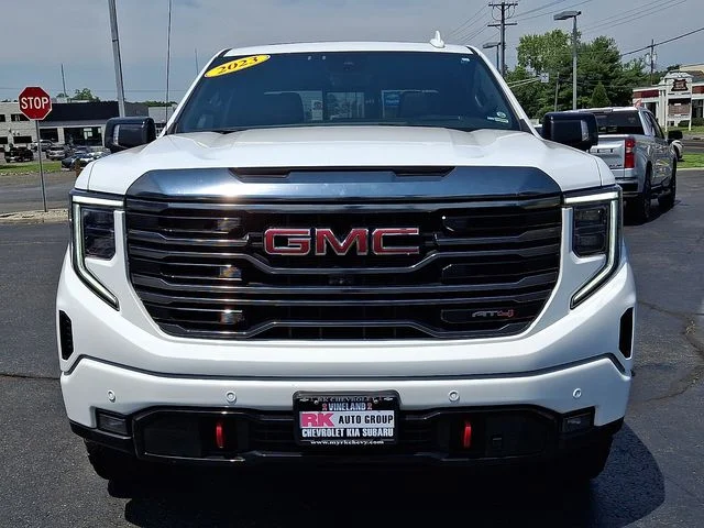 Used 2023 White GMC AT4 image 3