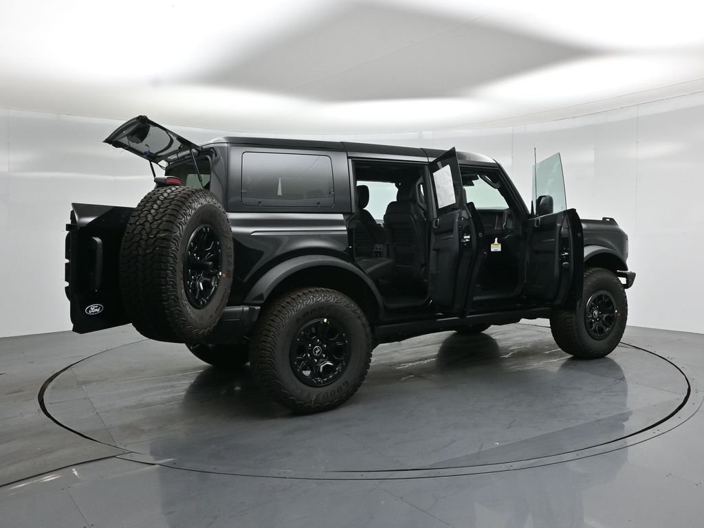 New 2026 Shadow Black Ford Badlands image 5