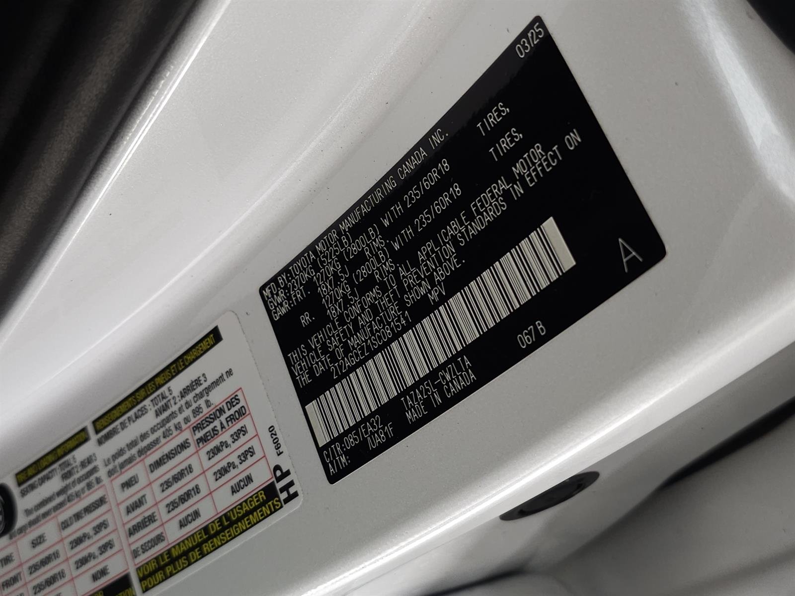 Certified Used 2025 White Lexus  image 33