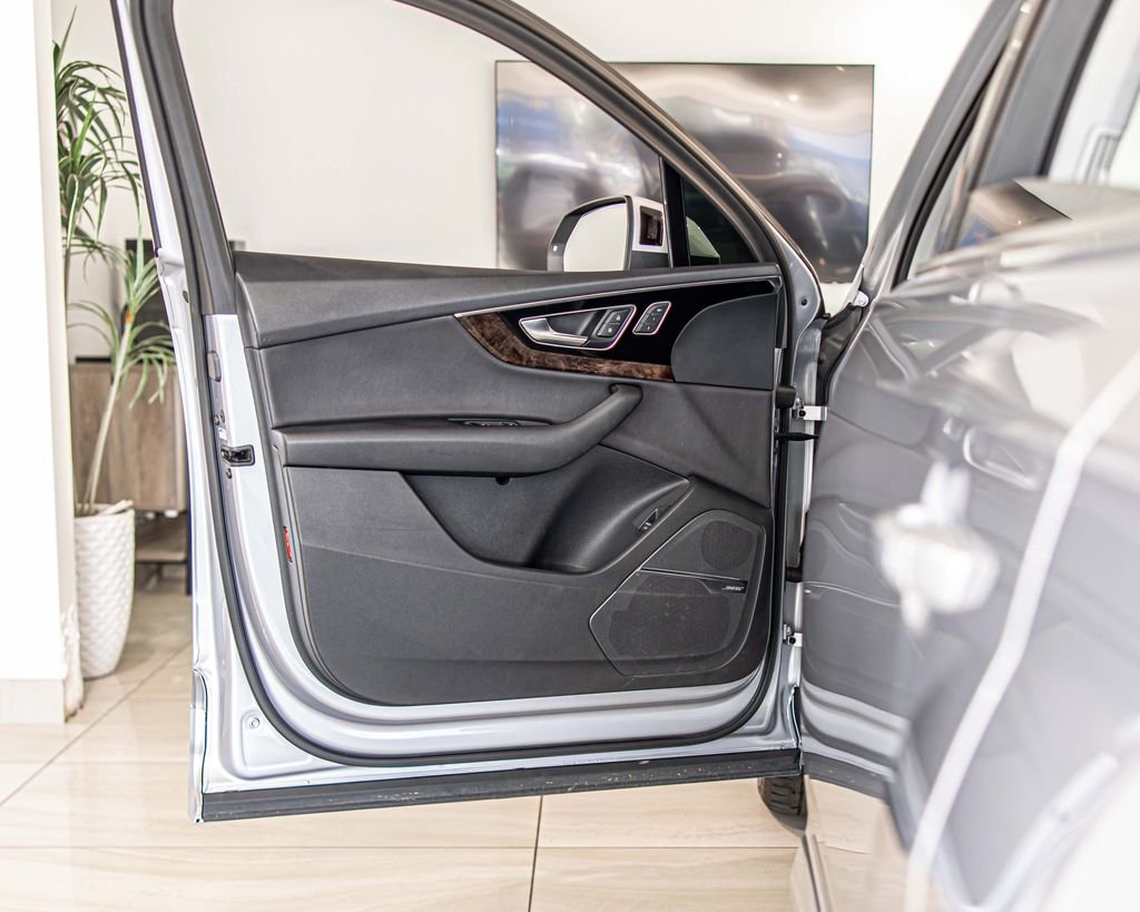 Used 2018  Audi 3.0T Prestige image 34