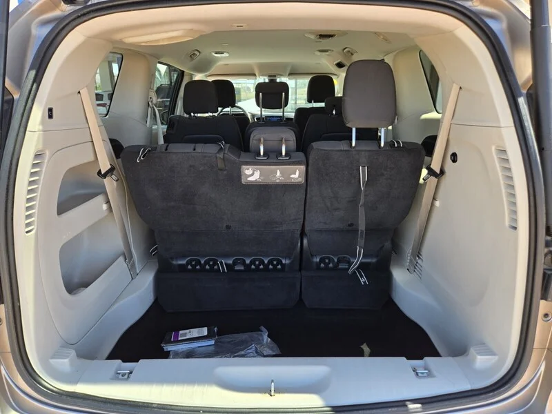 Used 2017 Molten Silver Chrysler Touring image 11