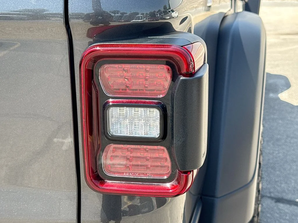Used 2025 Gray Jeep Rubicon image 31
