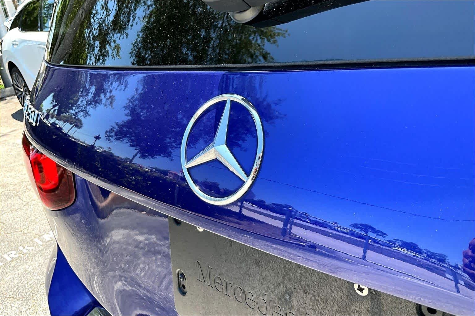 Used 2021 Galaxy Blue Metallic Mercedes-Benz GLB 250 image 31