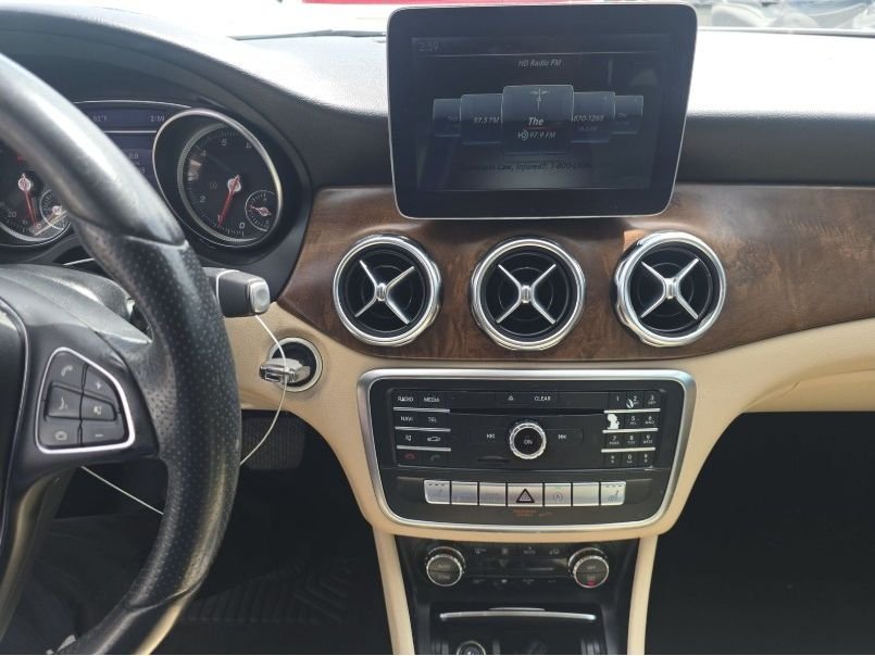 Used 2018 Cirrus White Mercedes-Benz 250 image 20
