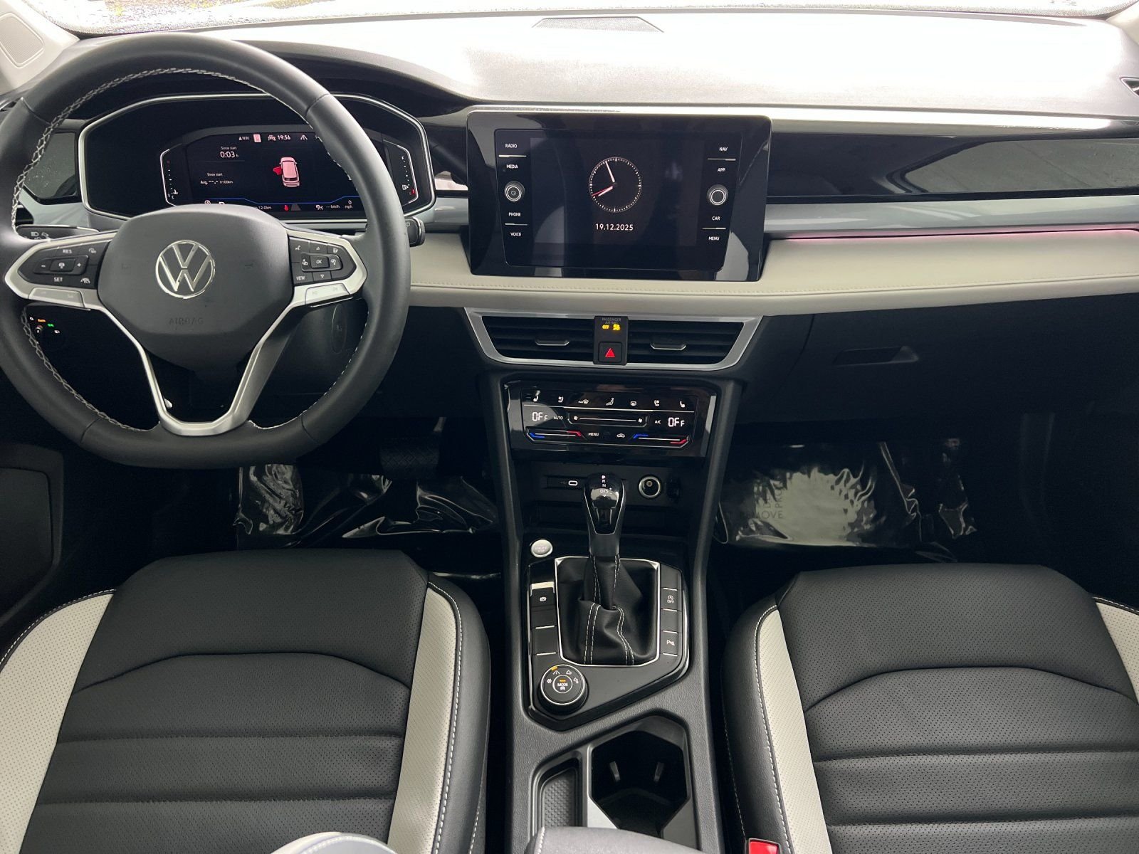 2026 Volkswagen Taos SEL - Photo 12