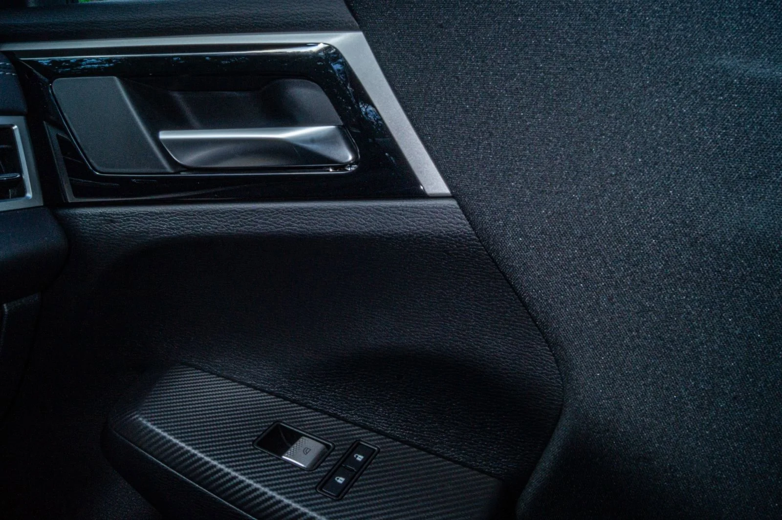 2025 Mitsubishi Outlander Plug-in Hybrid ES - Photo 22