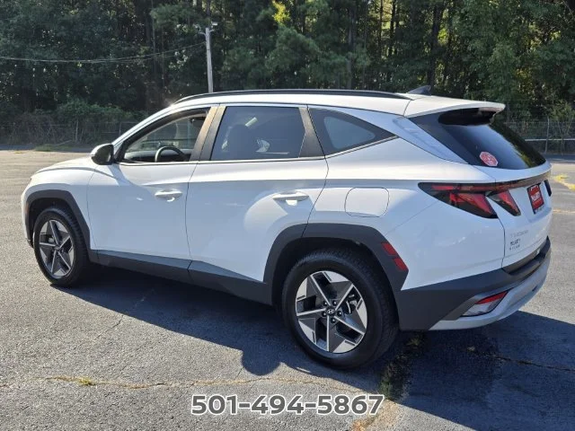 Used 2025 White Hyundai SEL image 3