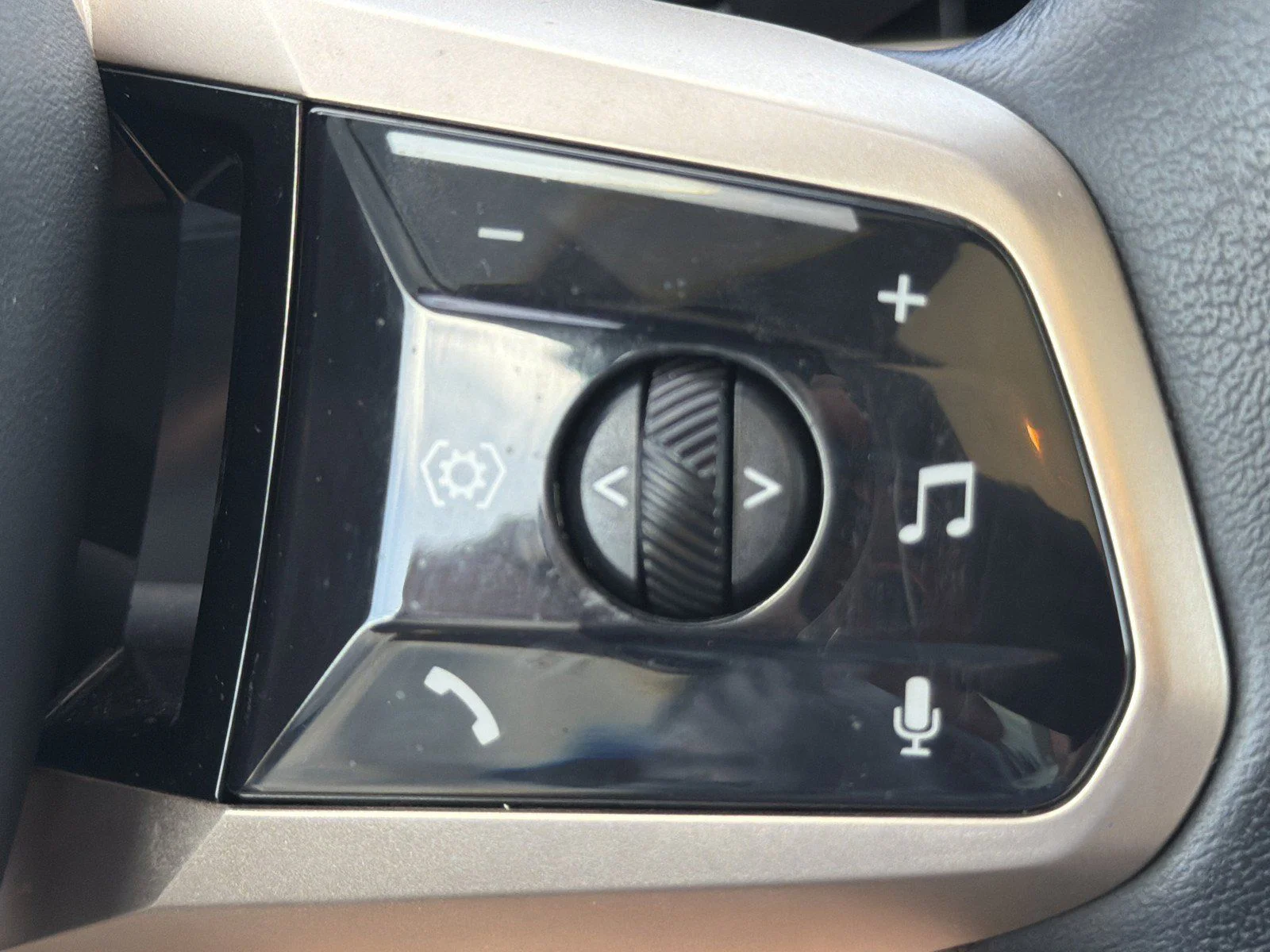 2023 BMW iX Base - Photo 31