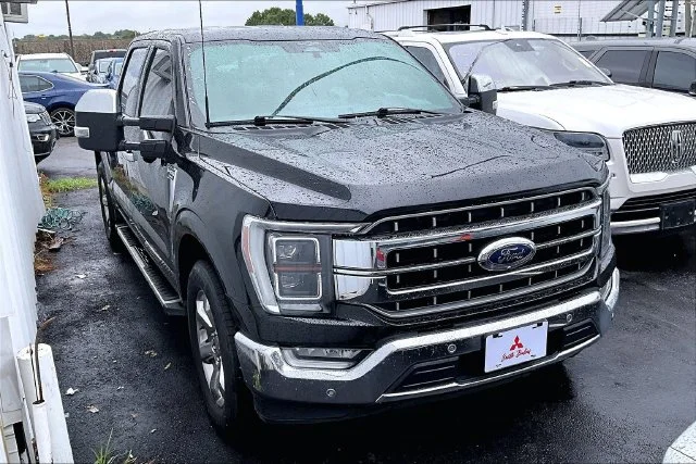 Used 2023 Black Ford Lariat image 2