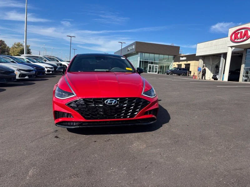 Used 2021 Red Hyundai SEL Plus image 2