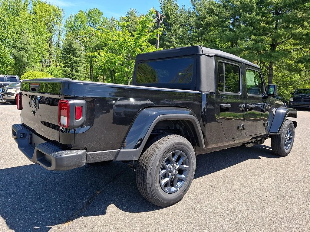 New 2026 Black Clear-Coat Exterior Paint Jeep 85th Anniversary Edition image 4