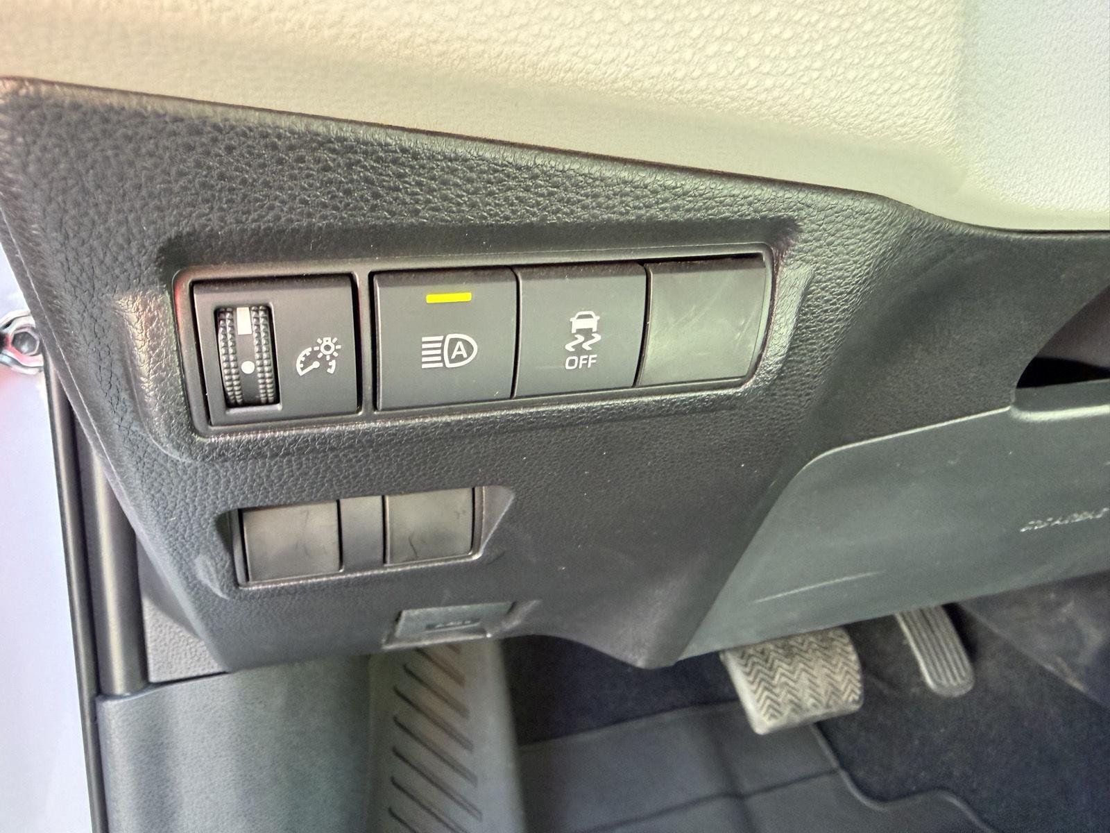 Certified Used 2026 Wind Chill Pearl Toyota LE image 34