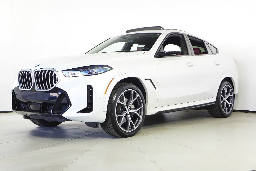 Certified Used 2025 Mineral White Metallic BMW xDrive40i image 2