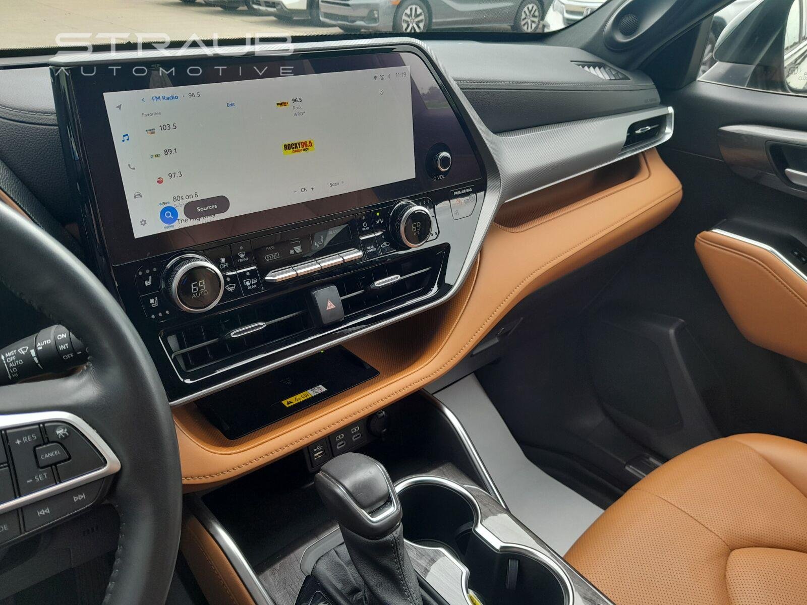 2023 Toyota Highlander Platinum - Photo 20