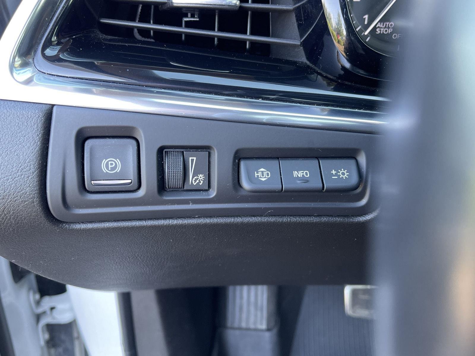 Used 2020 CRYSTAL WHITE TRICOAT Cadillac AWD Sport image 20