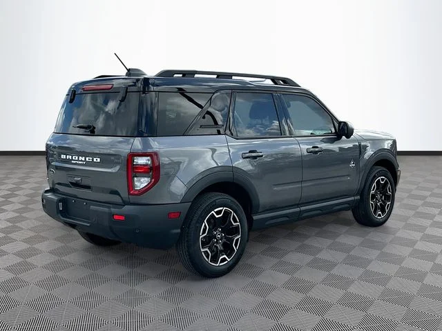 Used 2025 Gray Ford Outer Banks image 5