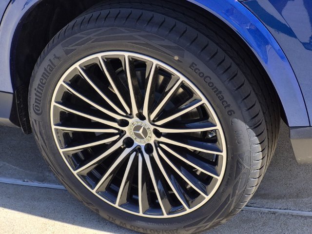 New 2026 Starling Blue Metallic Mercedes-Benz GLC 300 image 42