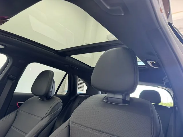 New 2027 Black Mercedes-Benz GLC 300 image 5