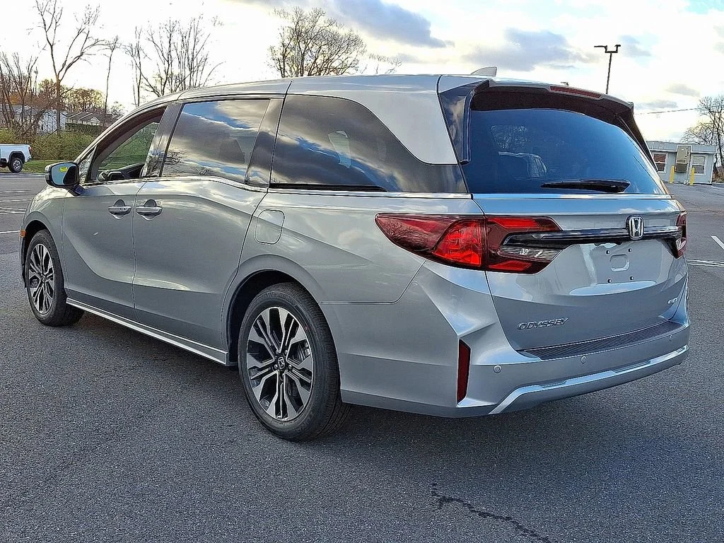 2026 Honda Odyssey Elite - Photo 3
