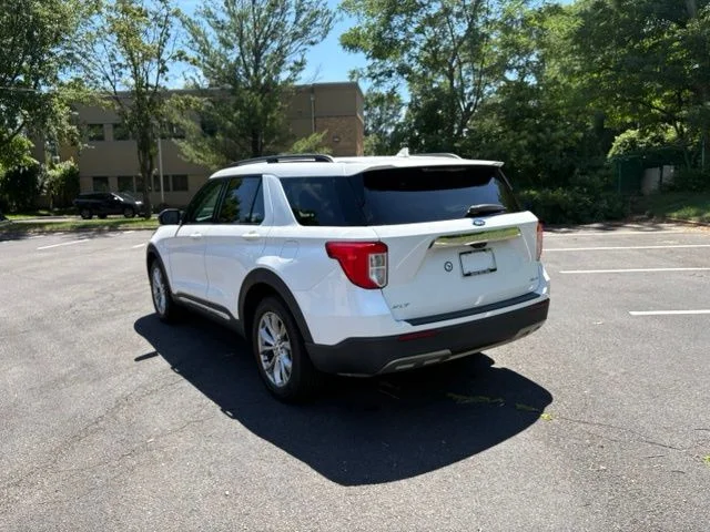 Used 2021 White Metallic Ford XLT image 5