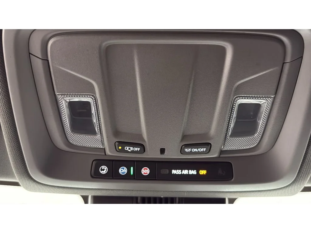 Used 2025 Summit White Chevrolet Custom image 33