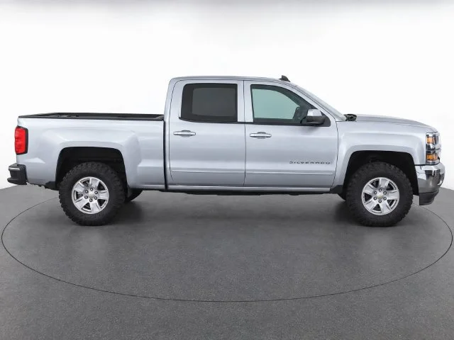 Used 2016 SILVER ICE METALLIC Chevrolet LT image 8