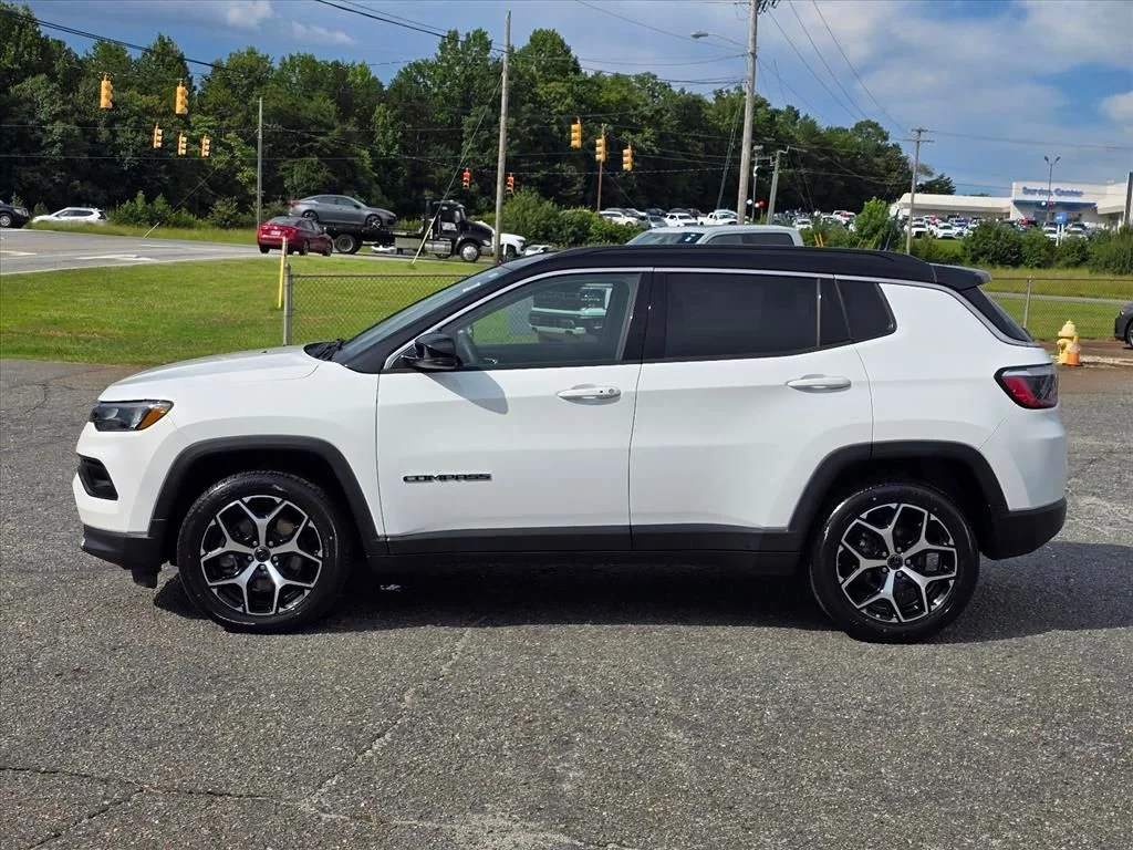 Used 2025 White Jeep Limited image 21
