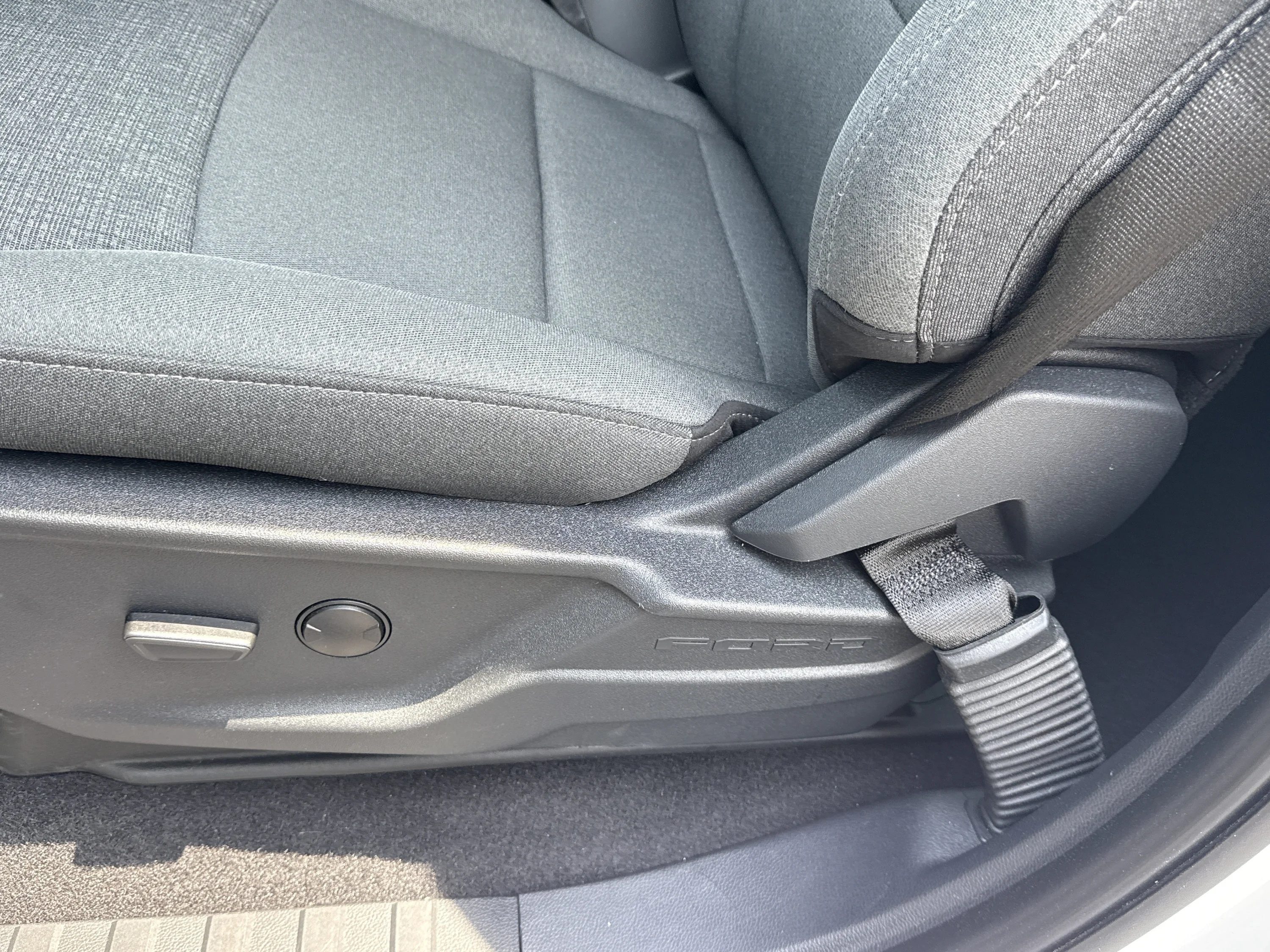Used 2024 Oxford White Ford XLT image 29
