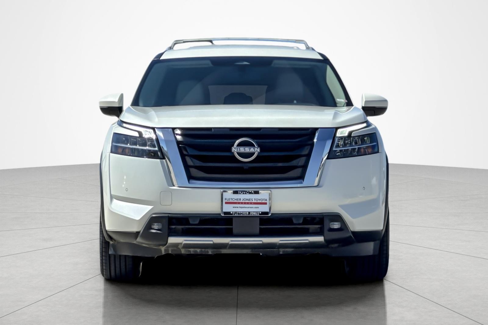 Used 2022 WHITE Nissan SL image 8