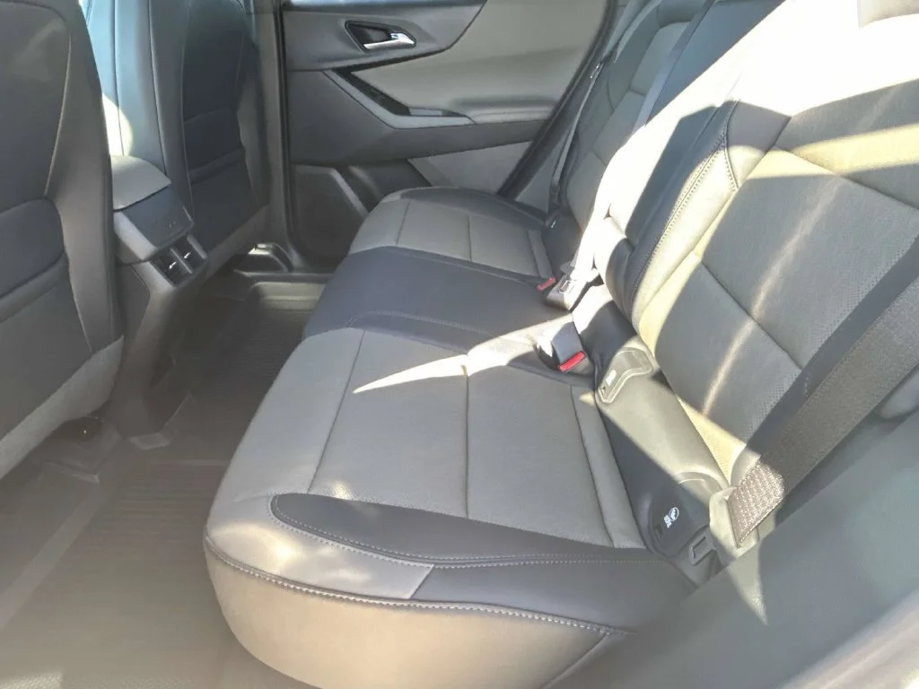 2027 Chevrolet Equinox LT - Photo 11