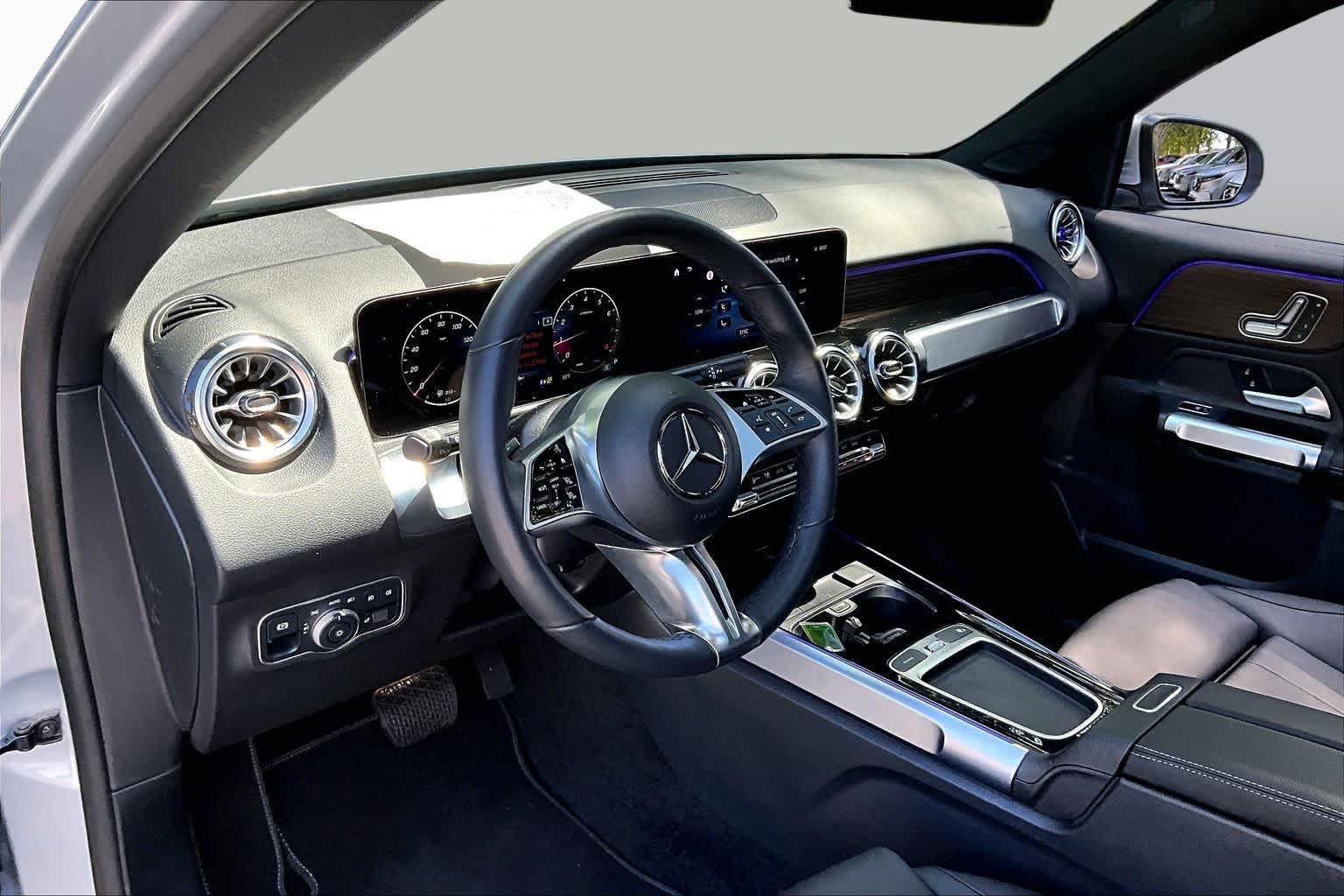 Used 2026 Cirrus Silver Metallic Mercedes-Benz GLB 250 image 18