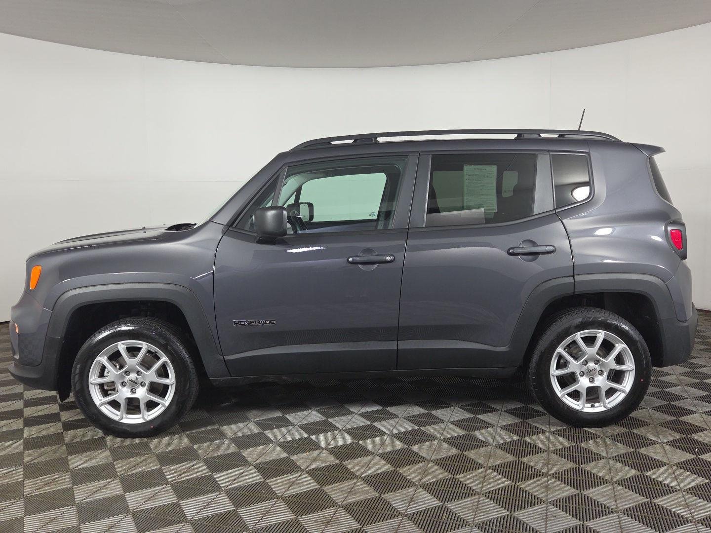 Used 2023 Graphite Gray Jeep Latitude image 6