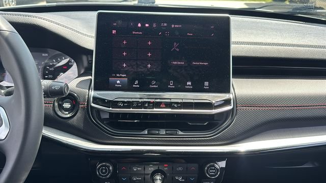 Certified Used 2025 White Jeep Trailhawk image 29