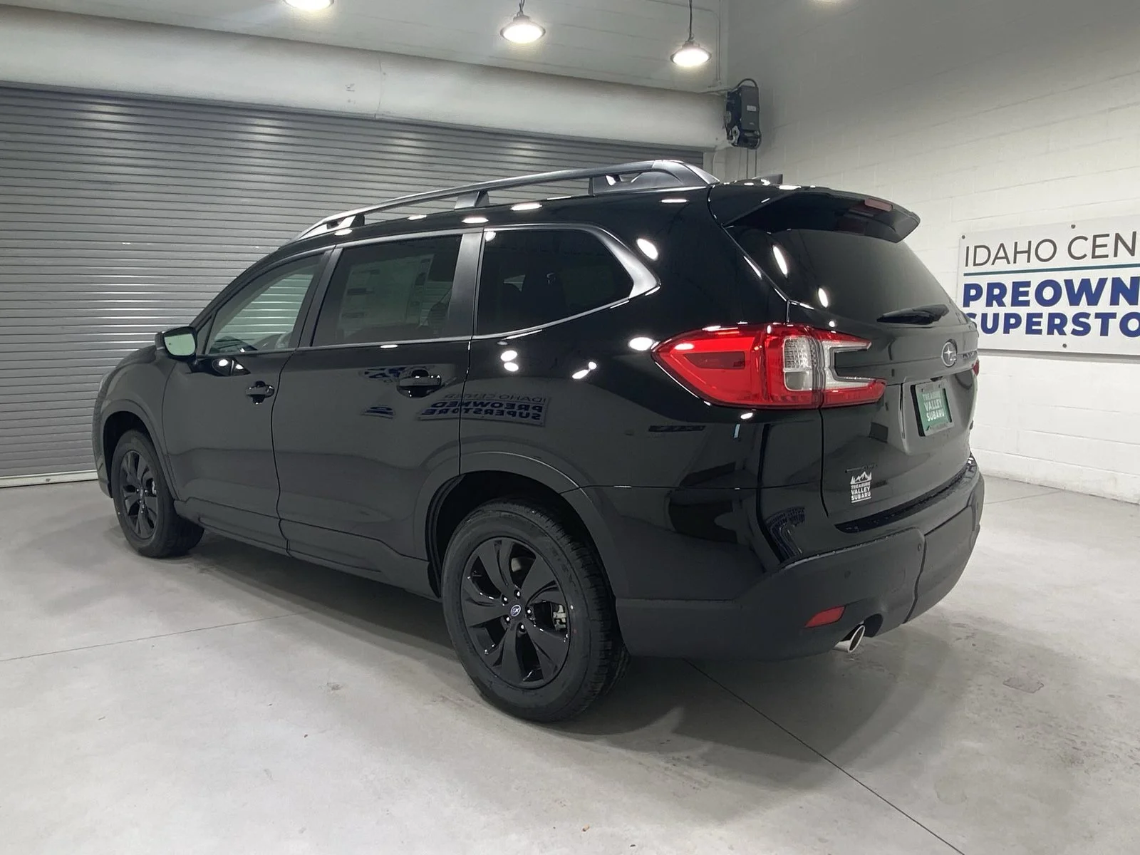 New 2027 CRYSTAL BLACK SILICA Subaru Premium 7-Passenger image 6
