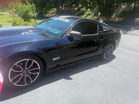 Used 2012 Black Ford GT Premium image 1
