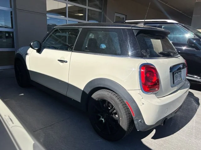 Used 2019 White MINI  image 4