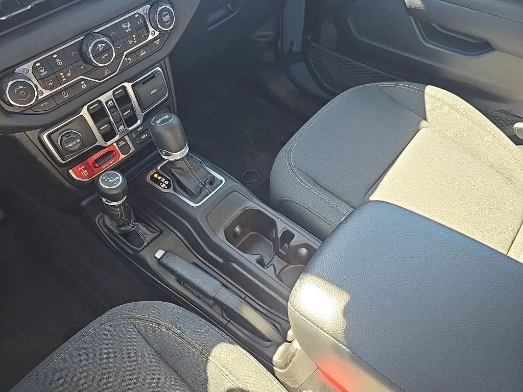 2025 Jeep Wrangler 4-Door Willys - Photo 14