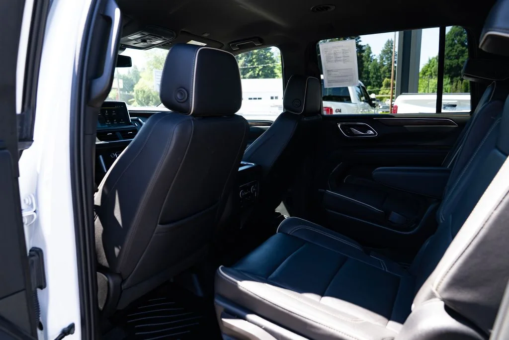 Used 2023 White Chevrolet Premier image 22