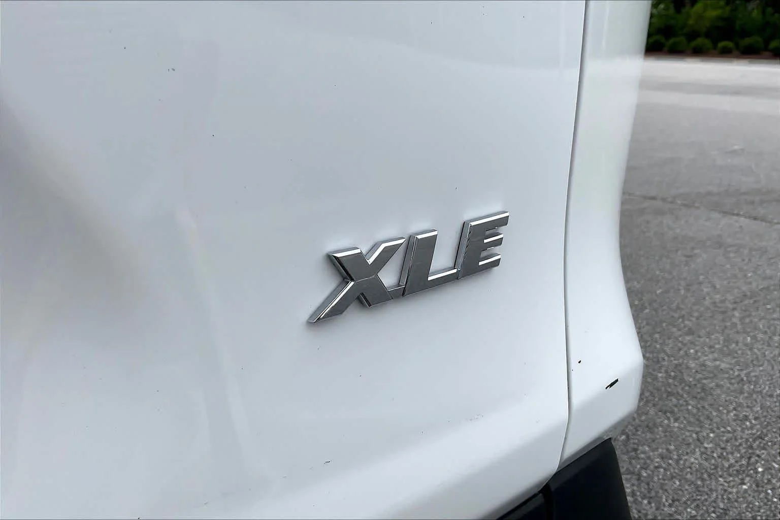 Used 2025 Ice Cap Toyota XLE image 10