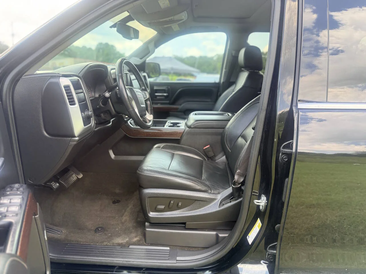Used 2015 Black GMC SLT 4x2 4dr Crew Cab 5.8 ft. SB image 15