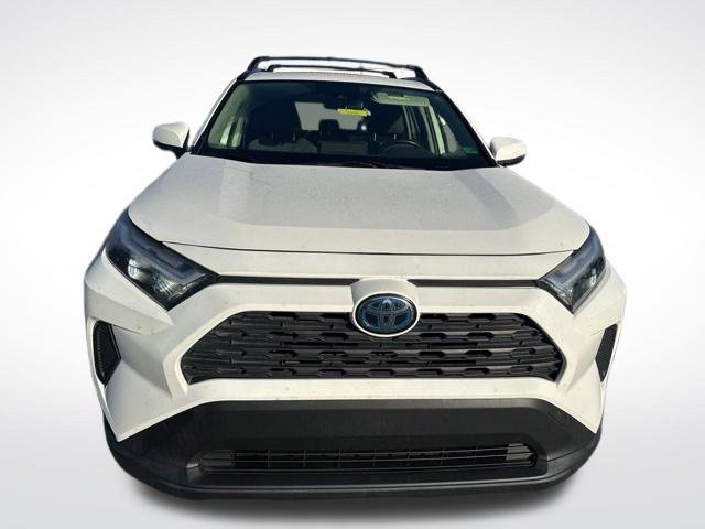 Used 2022 White Toyota XLE image 8