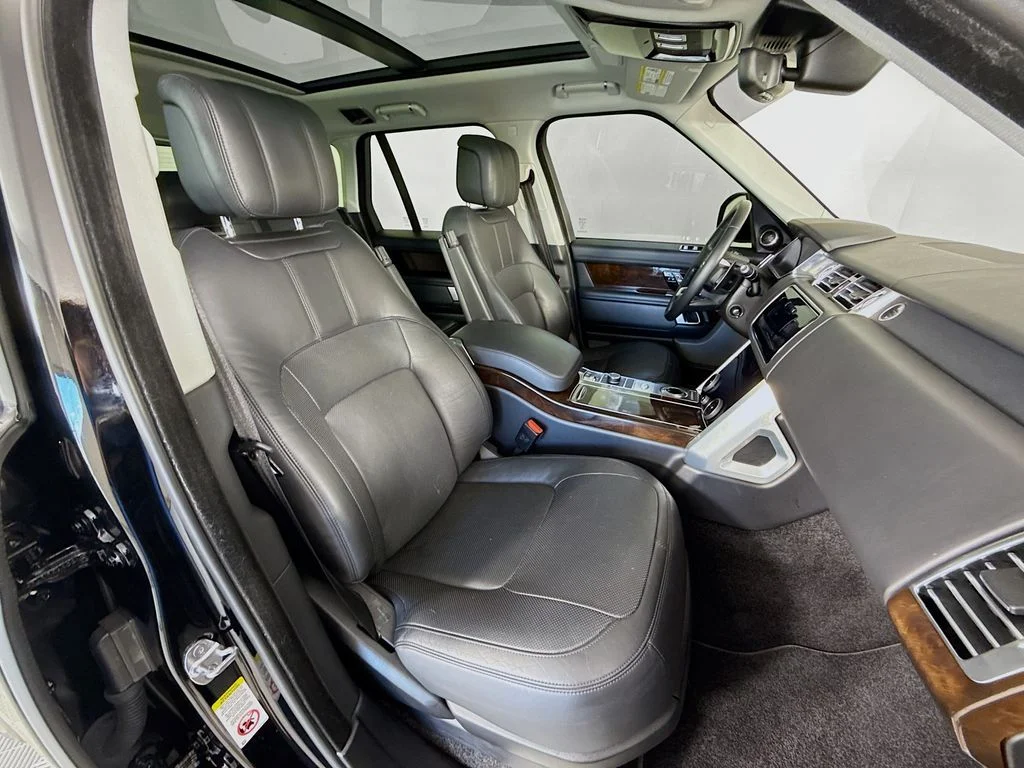 Used 2020  Land Rover HSE image 30