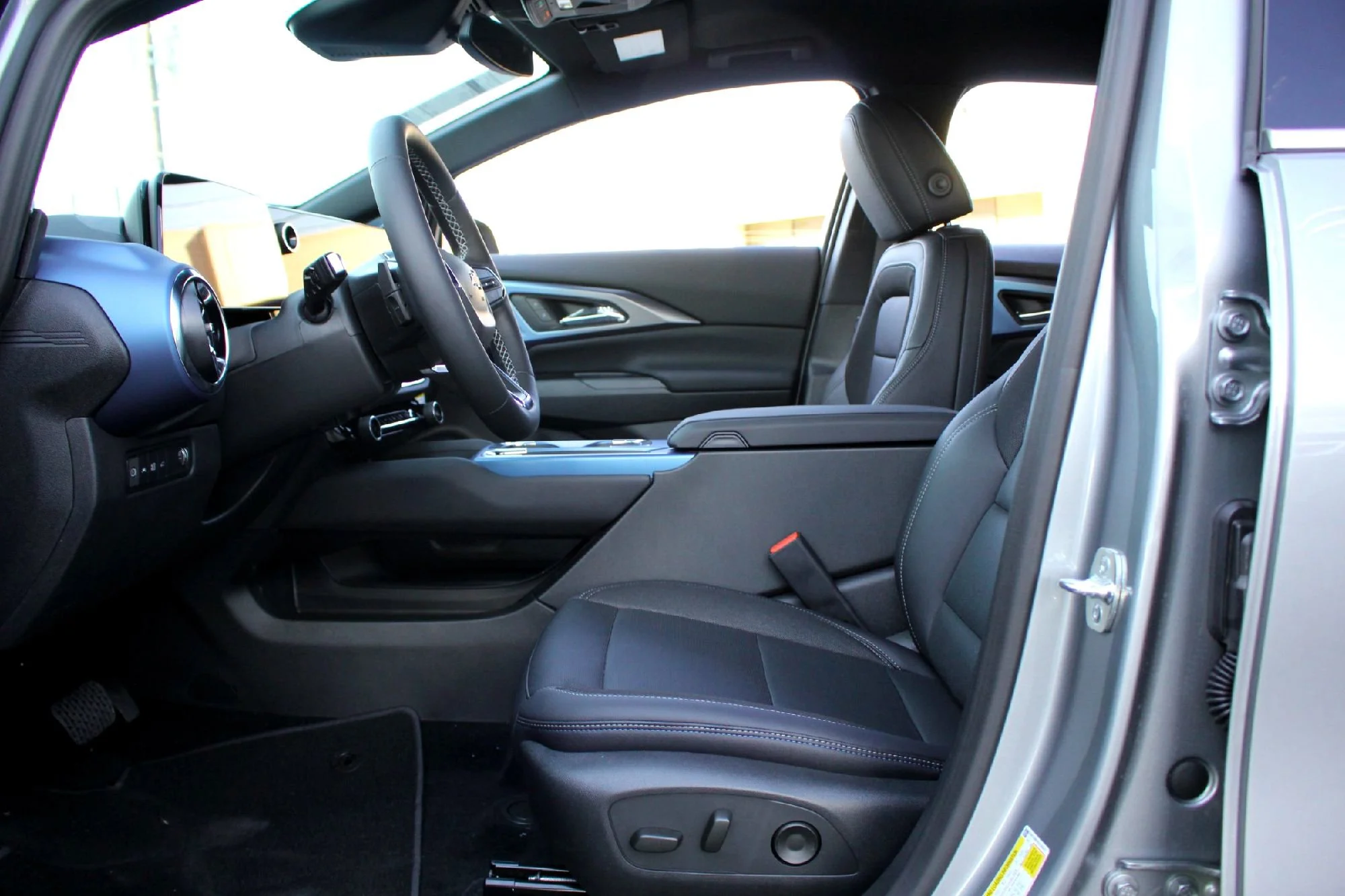 2025 Chevrolet Equinox EV 1LT - Photo 7